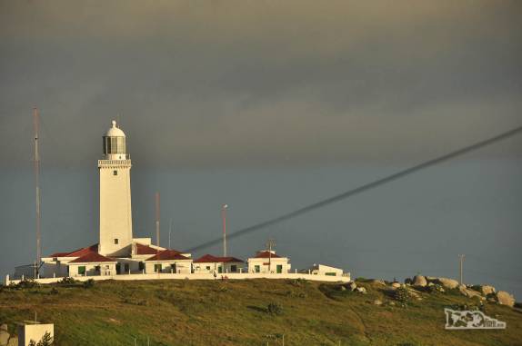 Luz de fim de tarde ilumina o Farol de Santa Marta, litoral sul de Santa Catarina